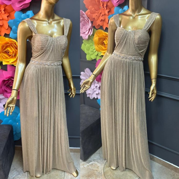 Официална златиста рокля