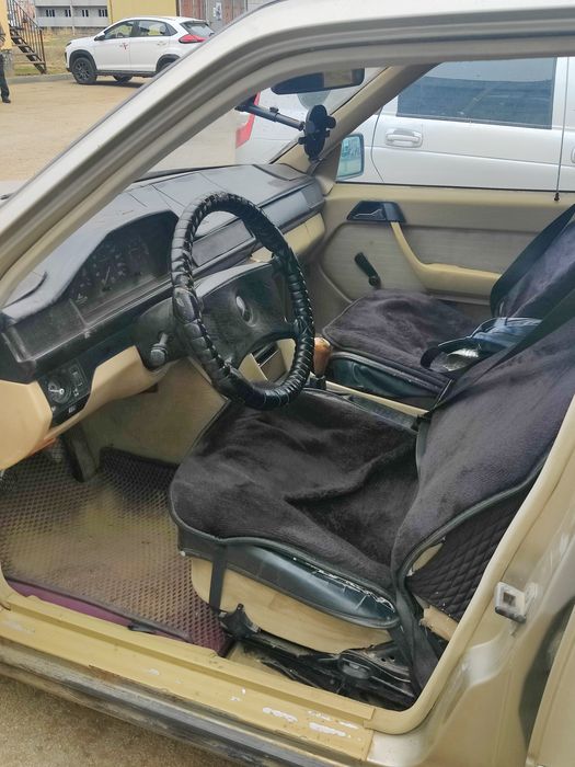 Продам машину Мерседес 124