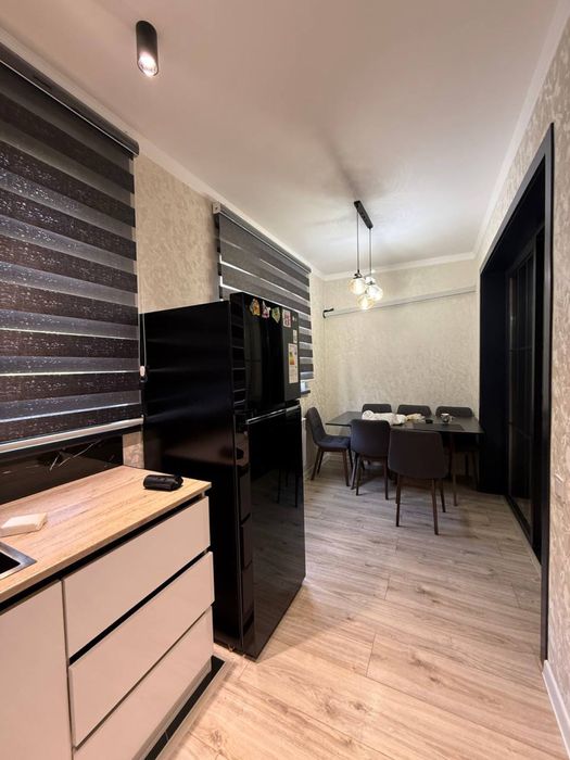 Продаетс 3х комнатная квартира кирпич Буюк Ипак Йули метро