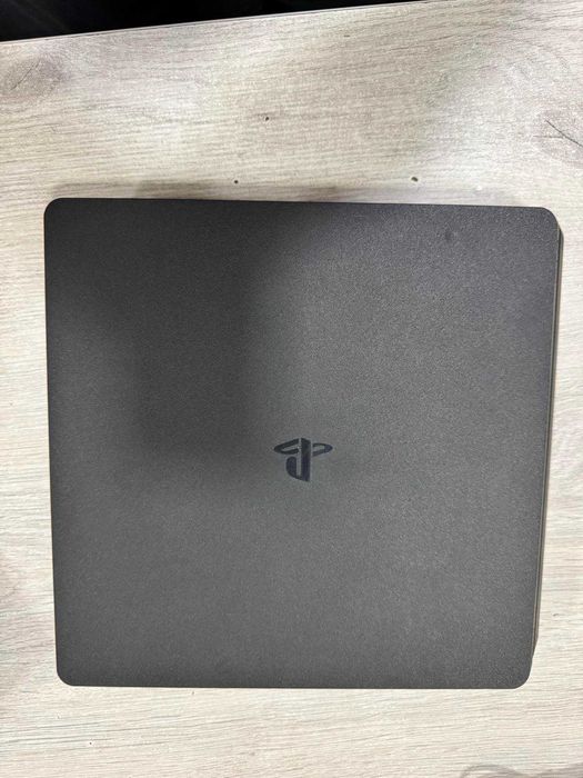 PlayStation 4 Slim 500GB  + 2 джойстика + FIFA 19