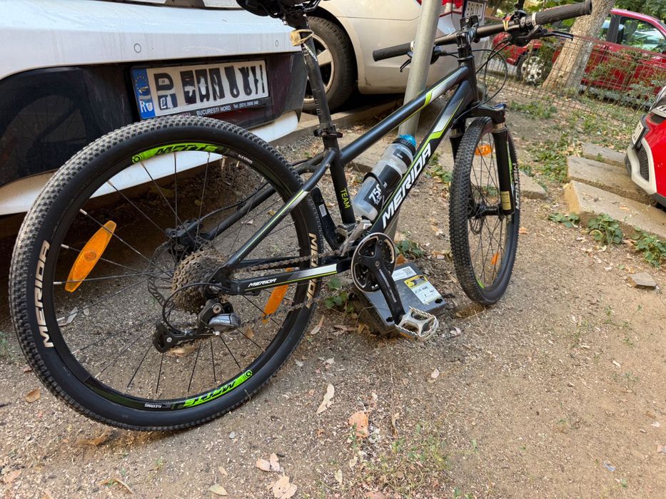 Vând  bicicleta Merida matts j team