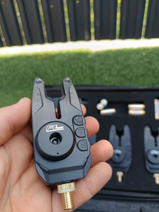 Set 4 Avertizori Fl + 4 Swingeri S21 Eastshark
Produsele sunt noi
Tel