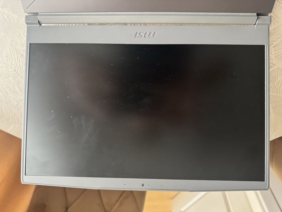 Vand laptop MSI pretul este negocial mai multe detalii la telefon