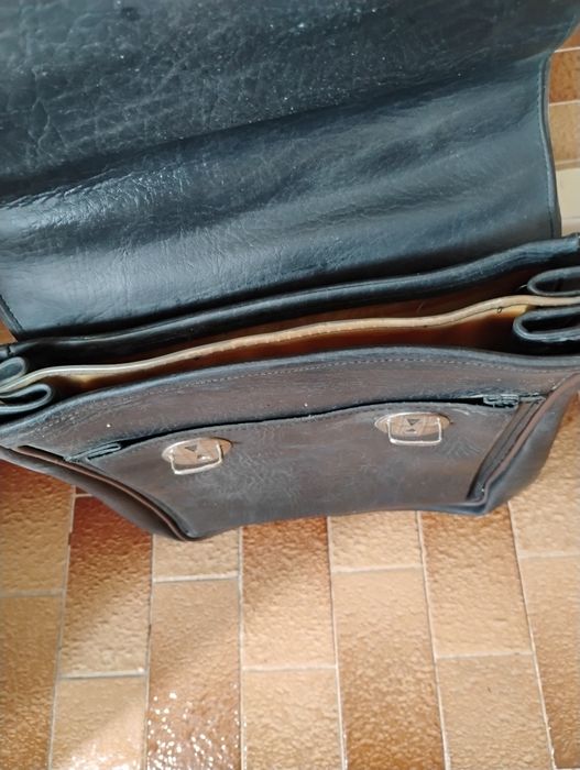 Кожена чанта.      .