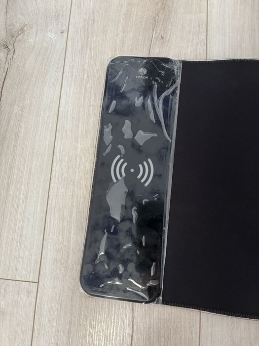 Mouse Pad XXL cu Încărcare Wireless 15W