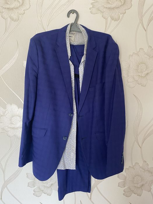 Продам три костюма