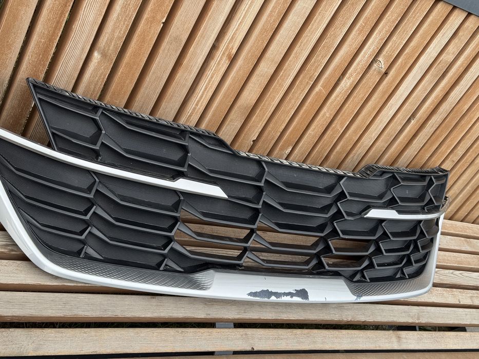 Kia Seltos 2024 продам решетку !