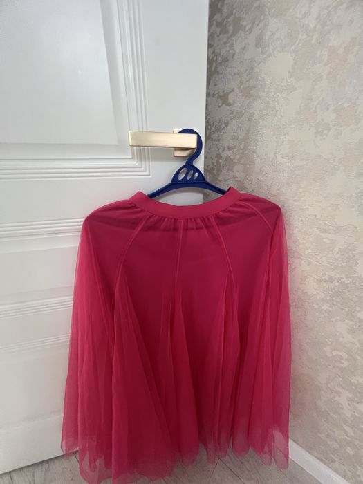 Киімдер сатылады