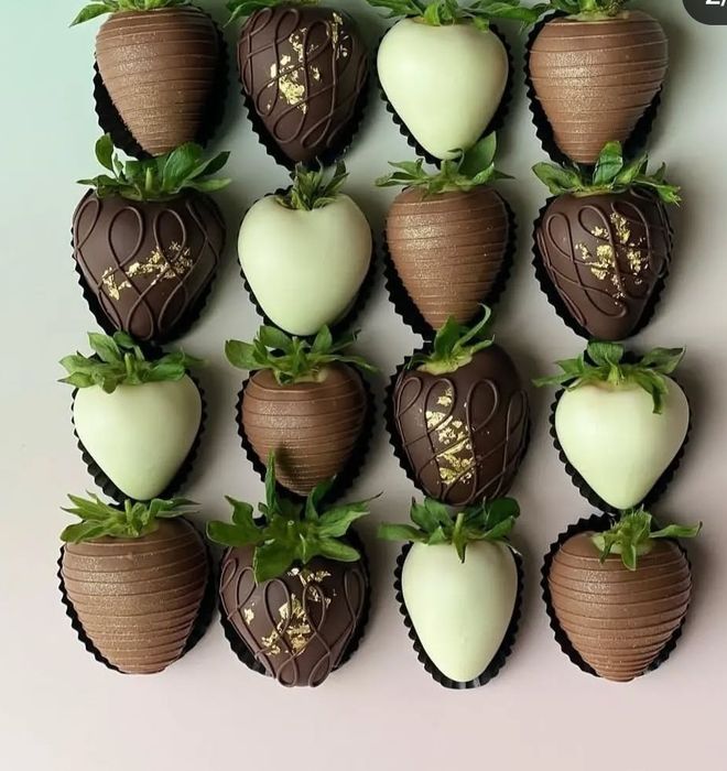 Клубника шоколад Крупный әдемі, сәнді.