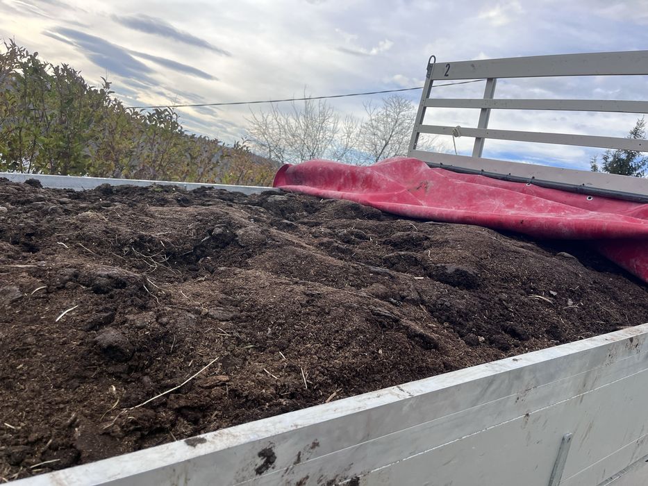 Продавам оборска тор