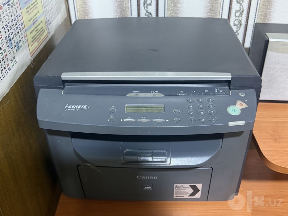Kompyuter kompyuterniy stol mebel kolonka printer kserokopiya
