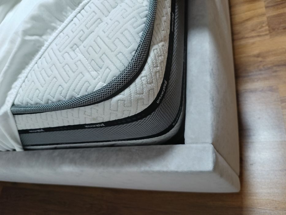 Продам кровать с матрасом