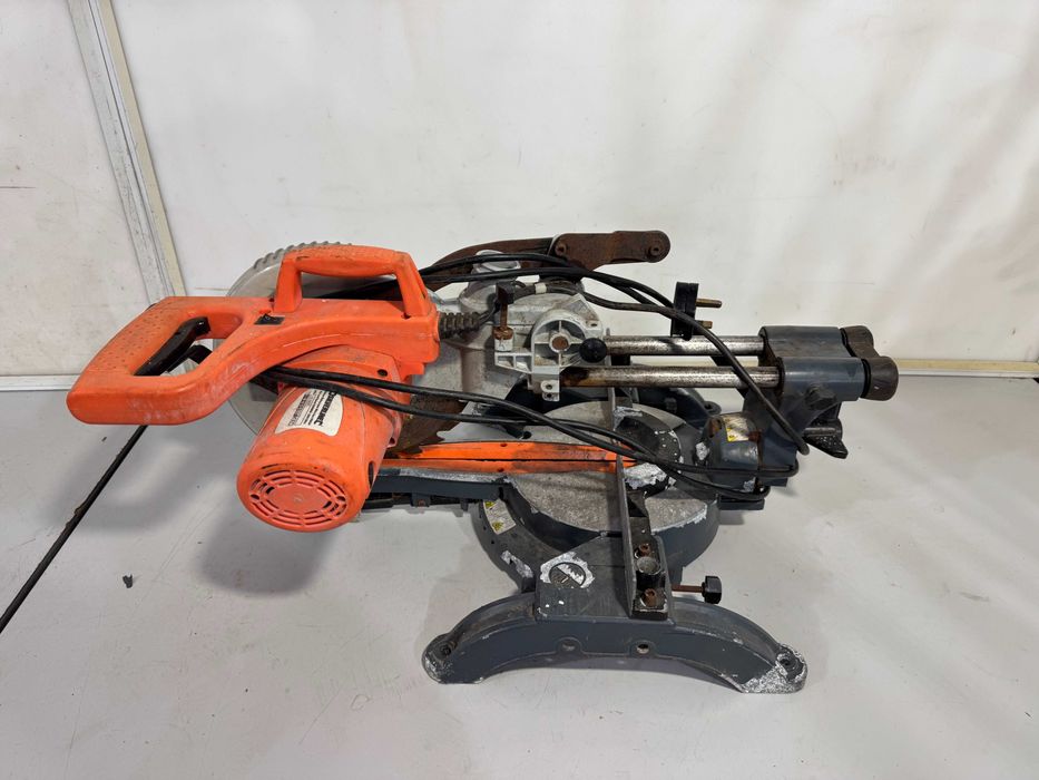 Циркуляр пендула - Silverline 1500 W/ 210mm