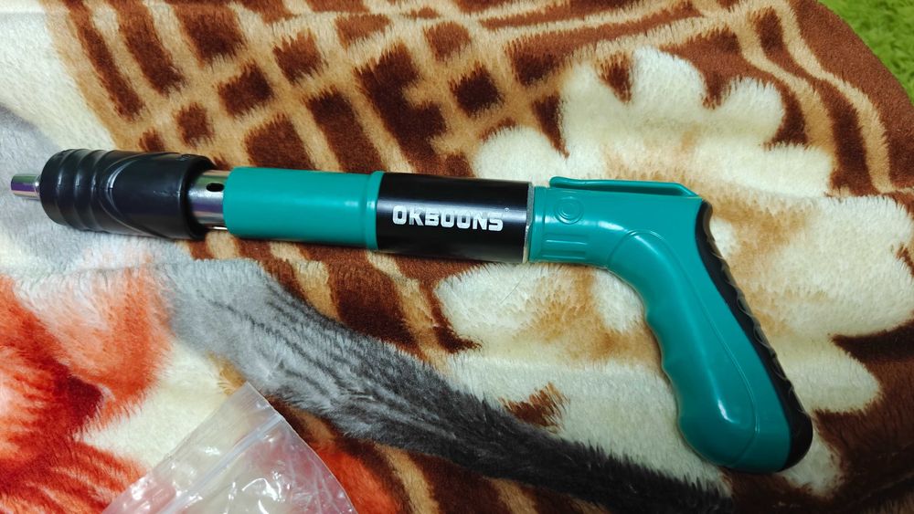 pistol cuie nituri
