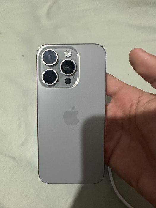 iPhone 15 pro 256gb
