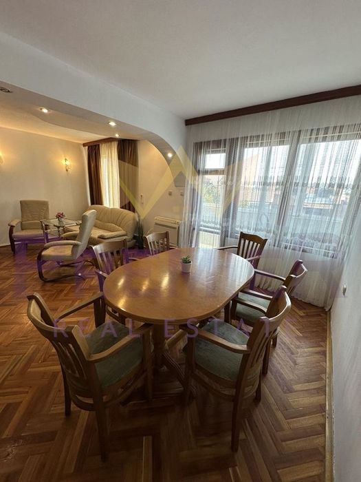 Дава се под наем Мезонет в Варна, Колхозен пазар - 121 кв.м за 510 € - Снимка #1