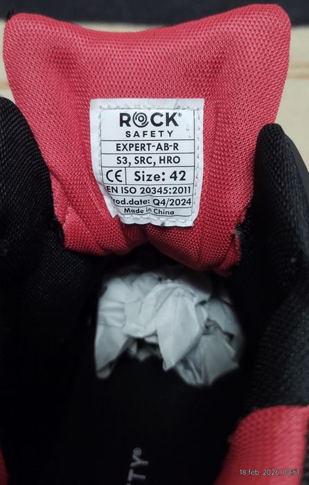 vând ghete de  protecție pt muncă cu bombeu de metal, noi