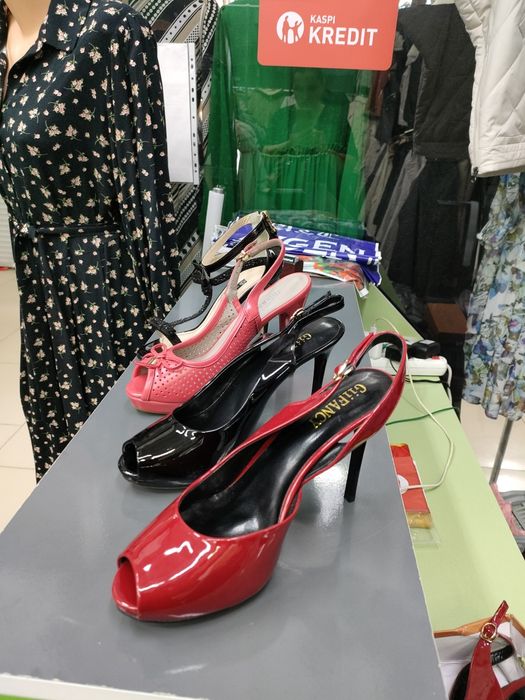 Продам Туфли женские.