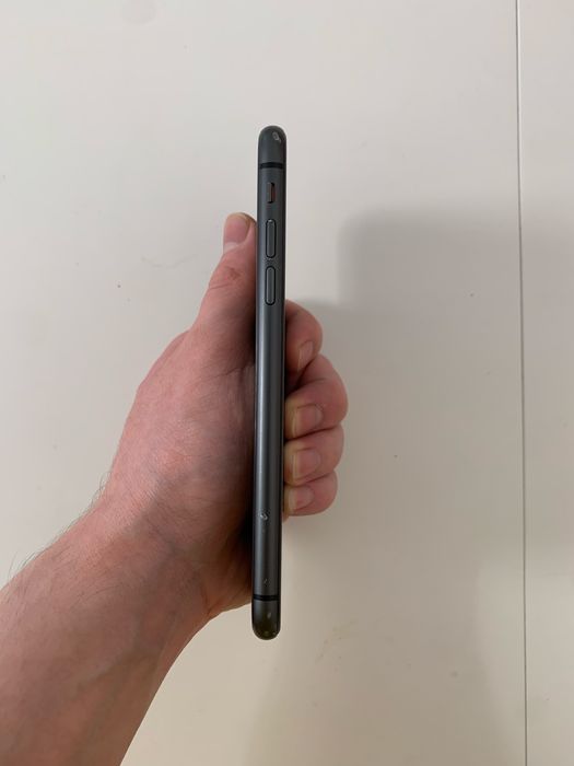 iPhone 11 чёрный 64 гб