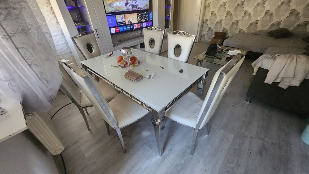Луксозна трапезна маса (бяло стъкло) с 6 стола – Внос от Германия