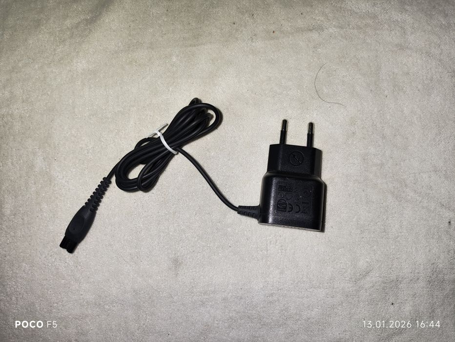 Зарядно за самобръсначка Philips