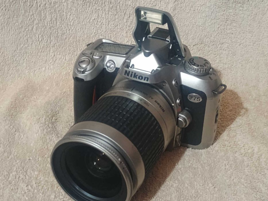 Aparat foto Nikon F 75