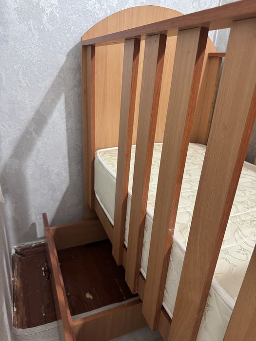 Детская кроватка
