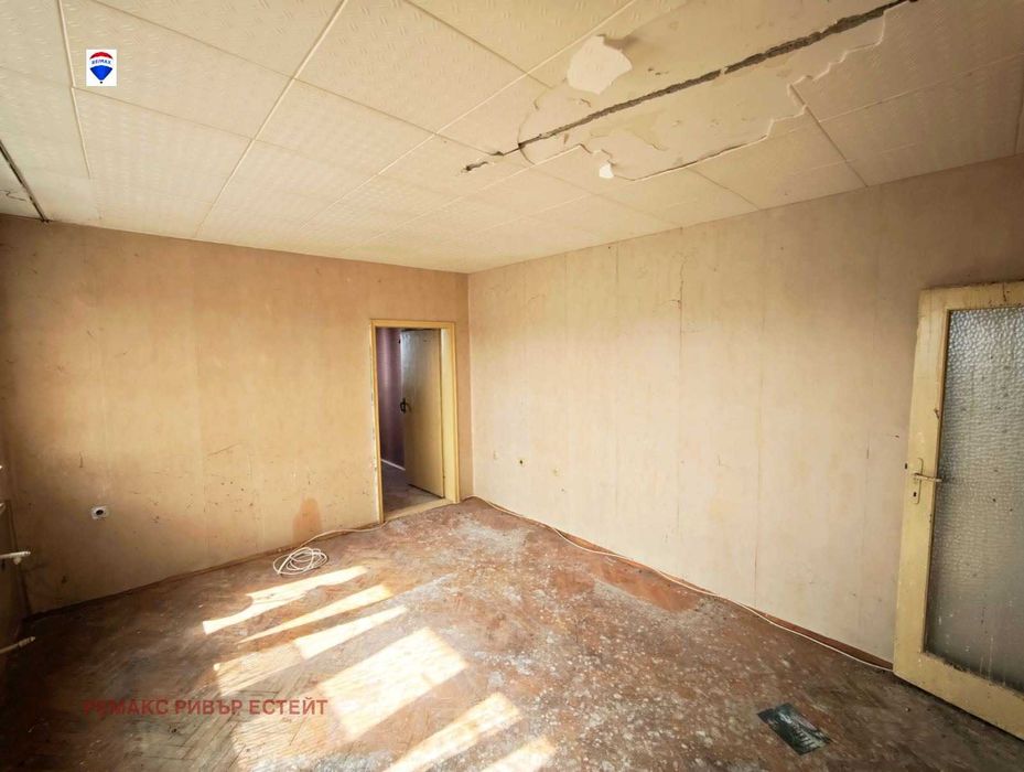 Двустаен апартамент  за ремонт кв. ЦЮР, гр. Русе