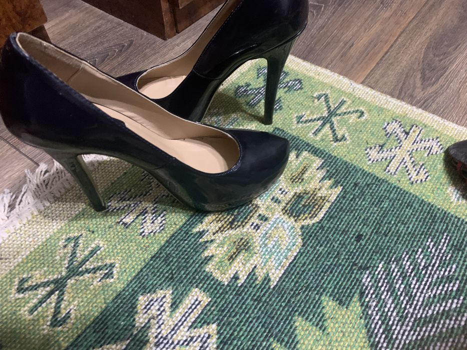 Продаются туфли выходные