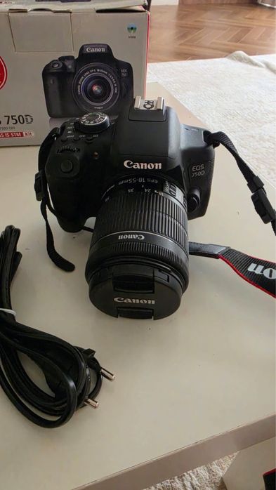 Фотоаппарат EOS 750 D