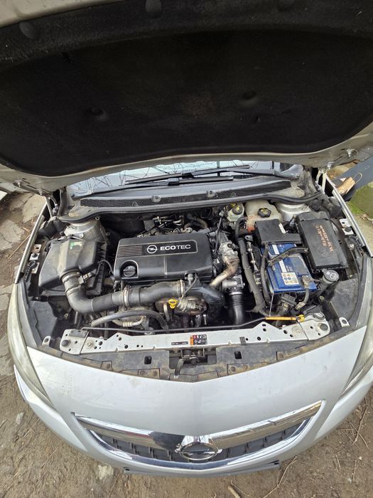 Opel astra j 2012