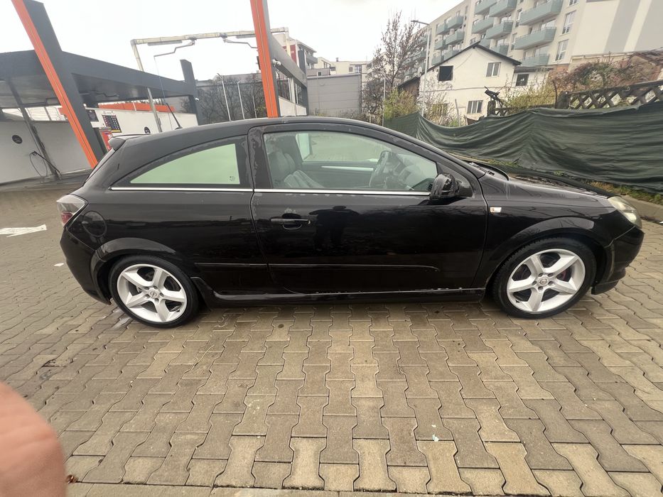 Opel Astra H GTC