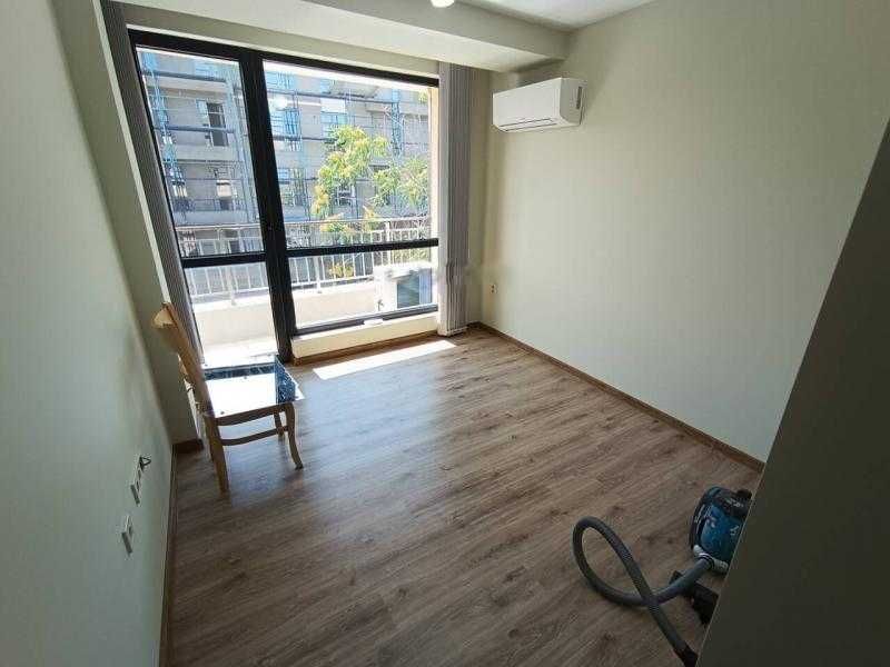 Дава се под наем Тристаен апартамент в Бургас, Център - 86 кв.м за 612 € - Снимка #7