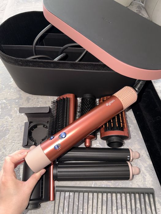 Продаю  Dyson напишите