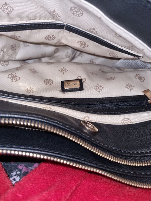 Geanta guess neagra material moale foarte comoda și incapatoare