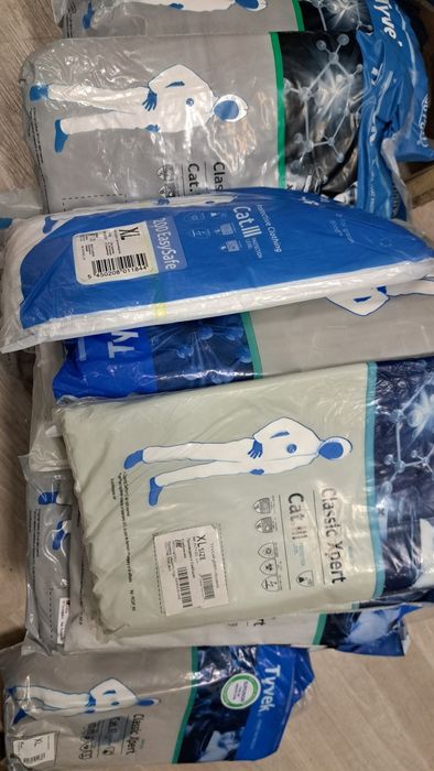 Продам одноразовые костюмы