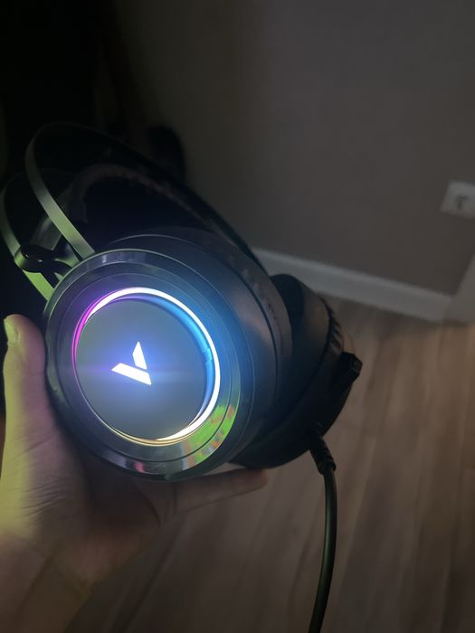 Наушники с RGB подсветкой