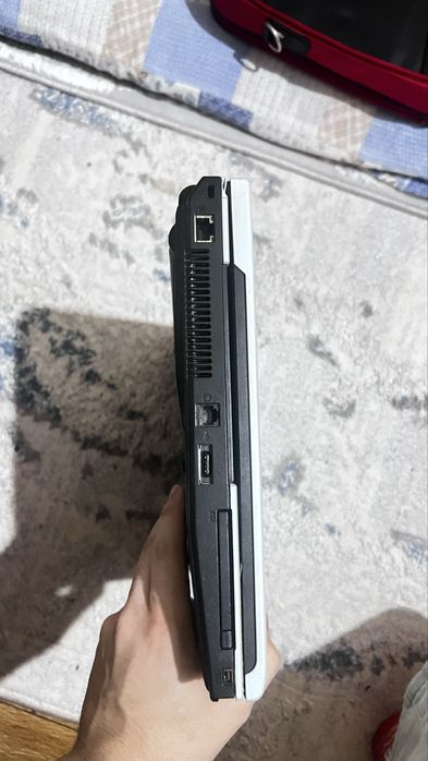 Продам офисный ноутбук Fujitsu