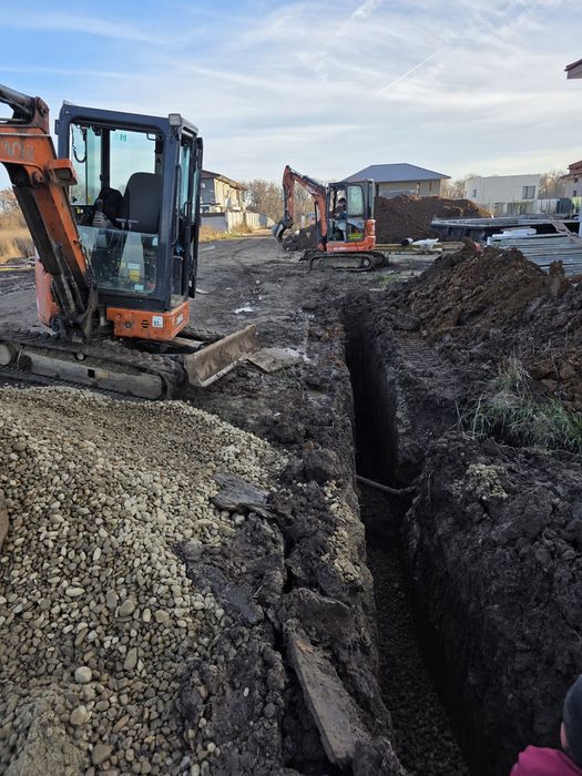 Inchirieri miniexcavator si autobasculanta 3.5 tone