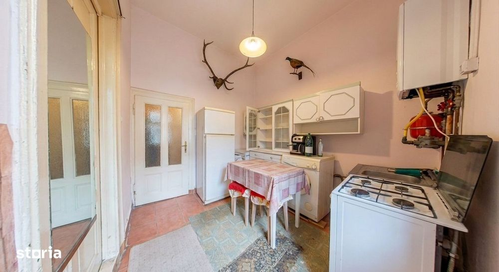 Apartament cu 2 camere in centrul Aradului, la curte comuna