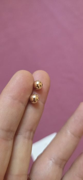 Златни дамски обеци топчета с винчета