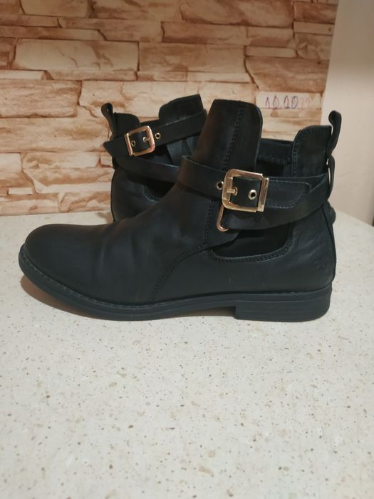 Предлагам дамски боти на Buttalo тип Челси Бейкър стил