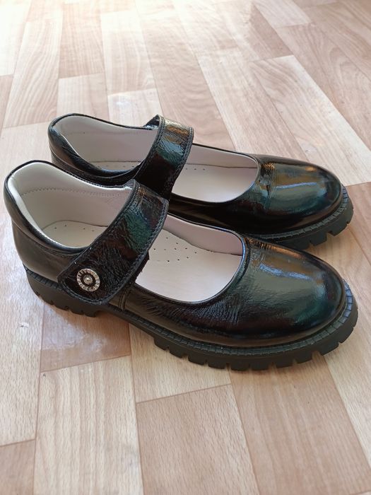 Новые кожаные размер 36