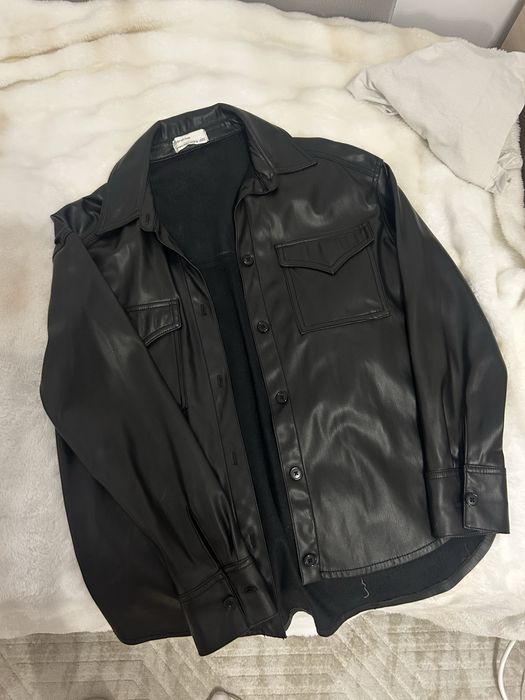 Дамски потници за официални поводи и кожено яке Bershka