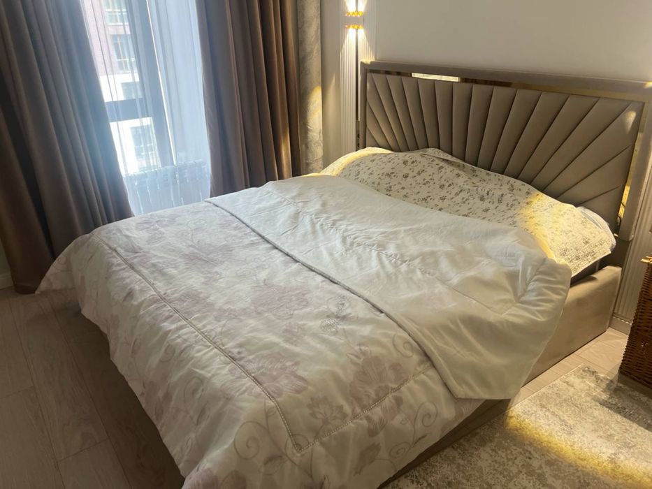 Продается б/у кровать с матрасом сразу