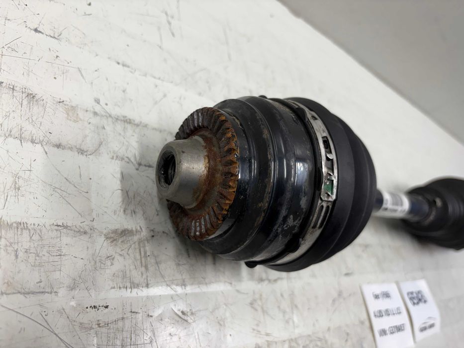 Предна дясна полуоска БМВ Ф10 Ф11 Ф06 Ф12 Ф13