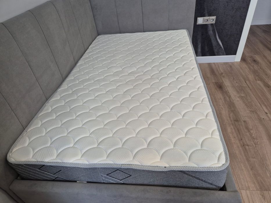 Продаю кровать  размеры 1200/2000