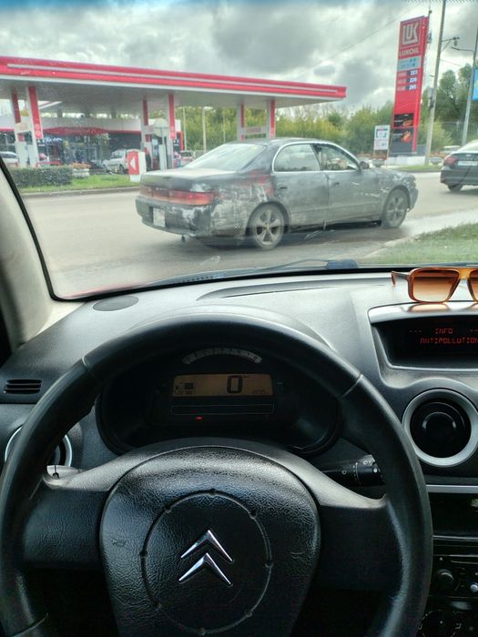 Автомобиль Ситроен