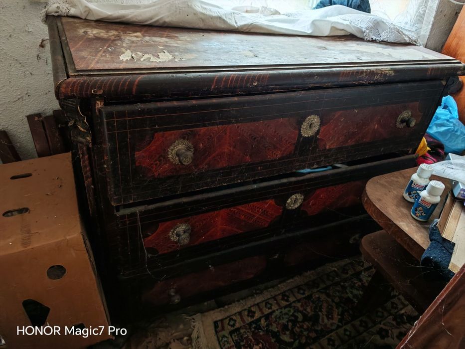 Mobilier vechi pentru colecționari