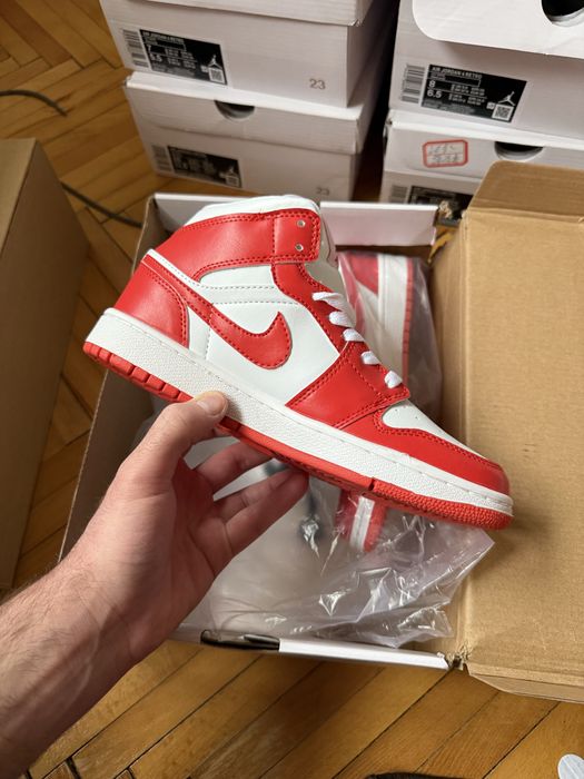 Jordan 1 Mid Syracuse marimea 37, 38 si 39